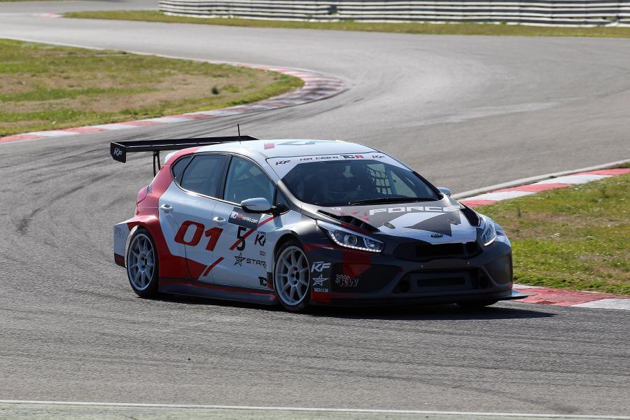  Kia ceed TCR 2017 года  (фото 1 из 7)